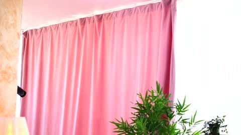 Snapshot of _arielle chatting on 01.17.25 Arielle online show from 01.17.25