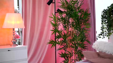 Snapshot of _arielle chatting on 02.06.25 Arielle online show from 02.06.25