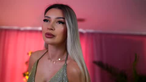 Snapshot of _arielle chatting on 03.03.25 Arielle online show from 03.03.25