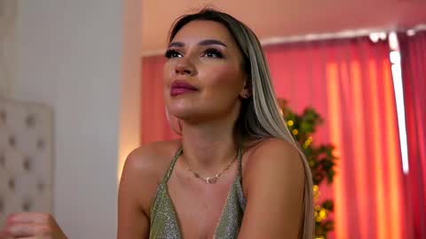 Snapshot of _arielle chatting on 03.07.25 Arielle online show from 03.07.25