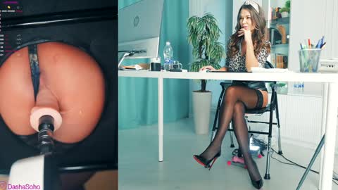 Snapshot of _artporno_ chatting on 10.18.25 _artporno_ online show from 10.18.25