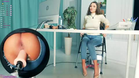 Snapshot of _artporno_ chatting on 10.28.25 _artporno_ online show from 10.28.25