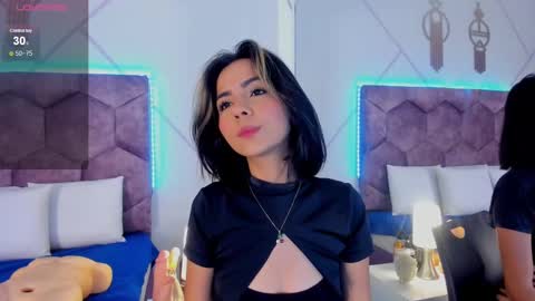 _aurora_collins_ online show from 09.24.25