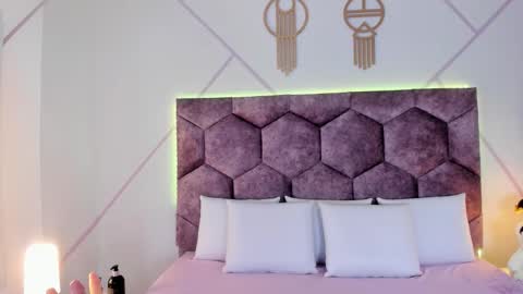 _aurora_collins_ online show from 10.30.25