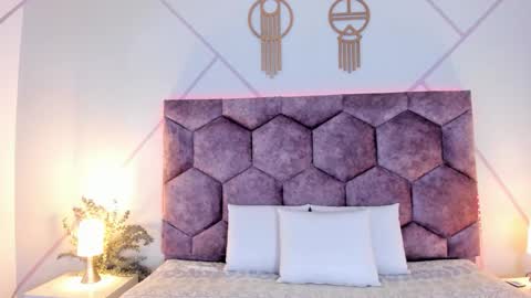 _aurora_collins_ online show from 02.17.26