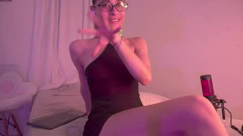 Snapshot of _available_ chatting on 03.02.26 _available_ online show from 03.02.26