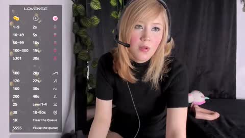 _avril_moore_ online show from 02.25.25