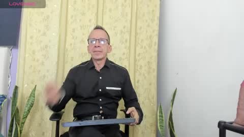 Axel online show from 06.04.26