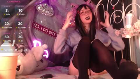 Snapshot of _babby_doll chatting on 11.19.25 Crystal online show from 11.19.25