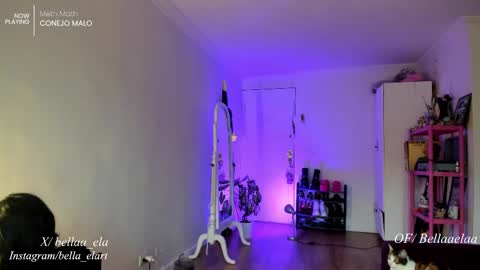 Snapshot of _bellaela chatting on 02.21.25 Ella online show from 02.21.25