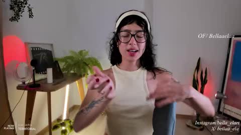 Snapshot of _bellaela chatting on 09.11.25 Ella online show from 09.11.25