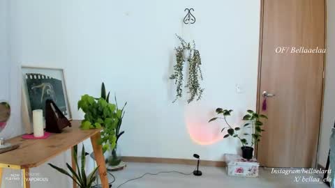 Snapshot of _bellaela chatting on 11.02.25 Ella online show from 11.02.25