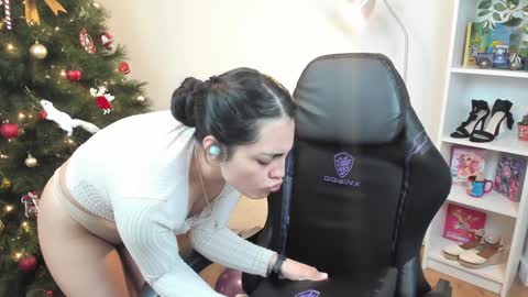 Bella Evans online show from 12.18.24