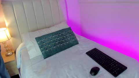 Hi guys i am Bianca  online show from 01.20.25