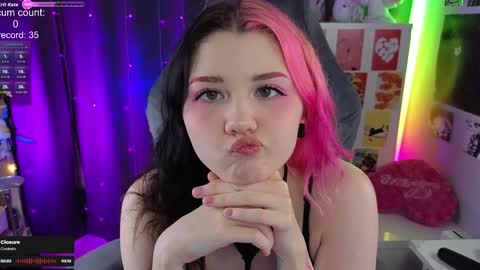 Snapshot of _biscuitty chatting on 01.13.26 Alice .. online show from 01.13.26