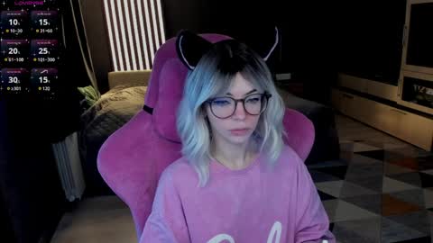 Olivia Subscribe to my Fansly -   online show from 04.09.26