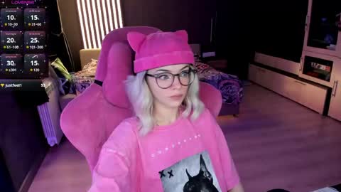 Snapshot of _black_fox__ chatting on 05.22.26 Olivia Subscribe to my Fansly - online show from 05.22.26