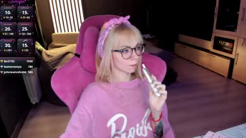 Snapshot of _black_fox__ chatting on 05.29.26 Olivia Subscribe to my Fansly - online show from 05.29.26