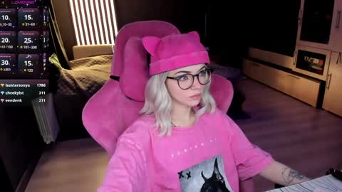Snapshot of _black_fox__ chatting on 05.31.26 Olivia Subscribe to my Fansly - online show from 05.31.26