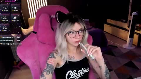 Snapshot of _black_fox__ chatting on 06.30.26 Olivia Subscribe to my Fansly - online show from 06.30.26