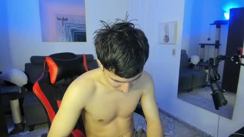 Snapshot of _blakee chatting on 01.01.25 B L A K E online show from 01.01.25