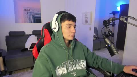 Snapshot of _blakee chatting on 01.01.25 B L A K E online show from 01.01.25