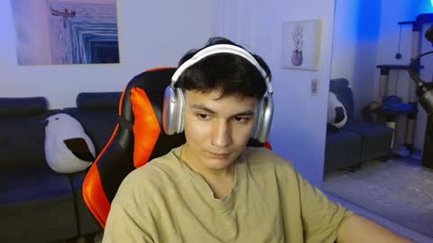 Snapshot of _blakee chatting on 02.15.25 B L A K E online show from 02.15.25