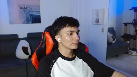 Snapshot of _blakee chatting on 02.25.25 B L A K E online show from 02.25.25