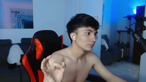 Snapshot of _blakee chatting on 03.05.25 B L A K E online show from 03.05.25