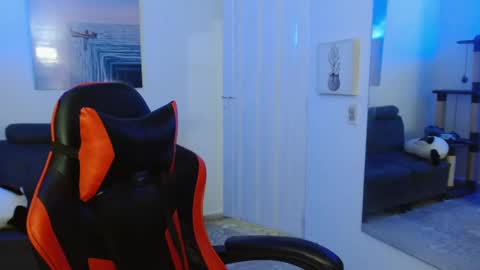 Snapshot of _blakee chatting on 03.07.25 B L A K E online show from 03.07.25