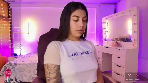 Snapshot of _blind_melon_ chatting on 10.08.25 _blind_melon_ online show from 10.08.25