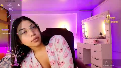 Snapshot of _blind_melon_ chatting on 10.21.25 _blind_melon_ online show from 10.21.25