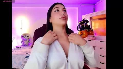 Snapshot of _blind_melon_ chatting on 10.31.25 _blind_melon_ online show from 10.31.25