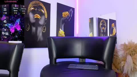 Snapshot of _brenna_hanson_ chatting on 02.13.25 Brenna online show from 02.13.25