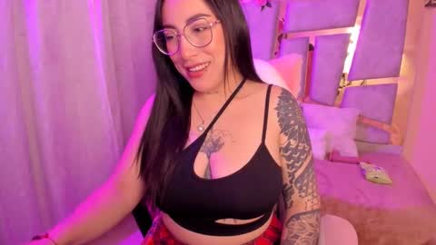 Angie  Independent model online show from 09.27.25