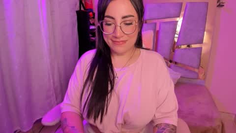 Snapshot of _briigite chatting on 09.30.25 Angie Independent model online show from 09.30.25