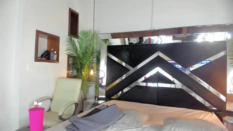 Candy online show from 10.20.25