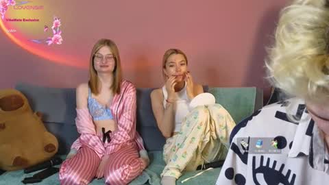 _capybara0_0 online show from 12.14.25