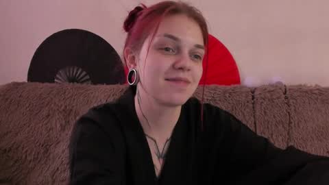 Snapshot of _caroline_coy chatting on 05.03.26 Caroline online show from 05.03.26