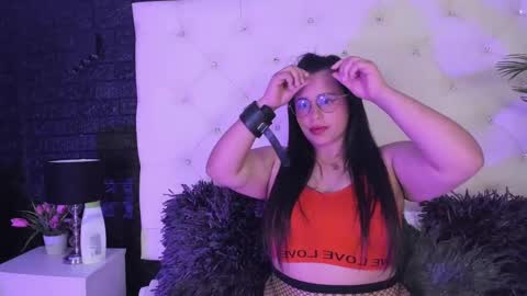 Caroline Sweet online show from 01.08.25