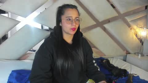 Caroline Sweet online show from 01.23.25