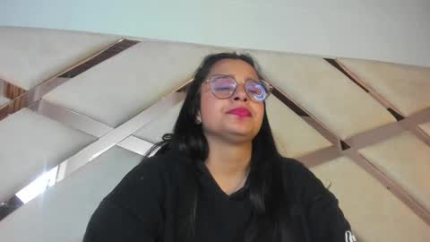 Caroline Sweet online show from 01.23.25