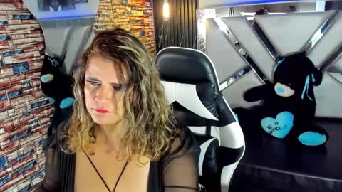 Snapshot of _casandra11 chatting on 02.10.25 _casandra11 online show from 02.10.25