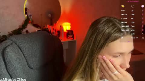 Snapshot of _chloe_miller_ chatting on 05.18.26 _chloe_miller_ online show from 05.18.26