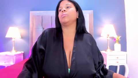 Snapshot of _ciara_benet_ chatting on 01.23.25 _ciara_benet_ online show from 01.23.25