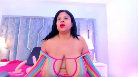 Snapshot of _ciara_benet_ chatting on 10.10.25 _ciara_benet_ online show from 10.10.25