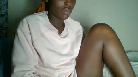 Snapshot of _clara01 chatting on 01.19.25 clara online show from 01.19.25