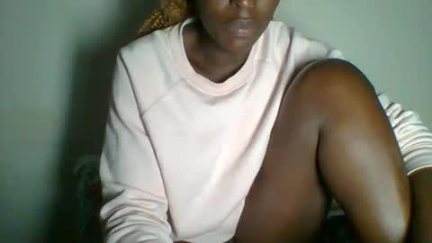 Snapshot of _clara01 chatting on 02.08.25 clara online show from 02.08.25