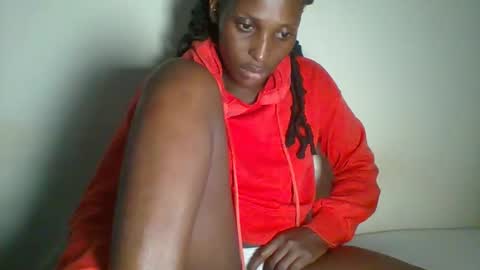 Snapshot of _clara01 chatting on 03.11.25 clara online show from 03.11.25