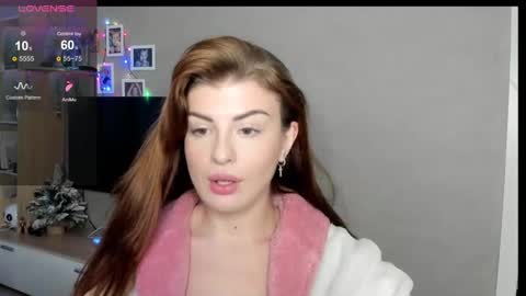 Snapshot of _comefeelme_ chatting on 12.19.24 D online show from 12.19.24